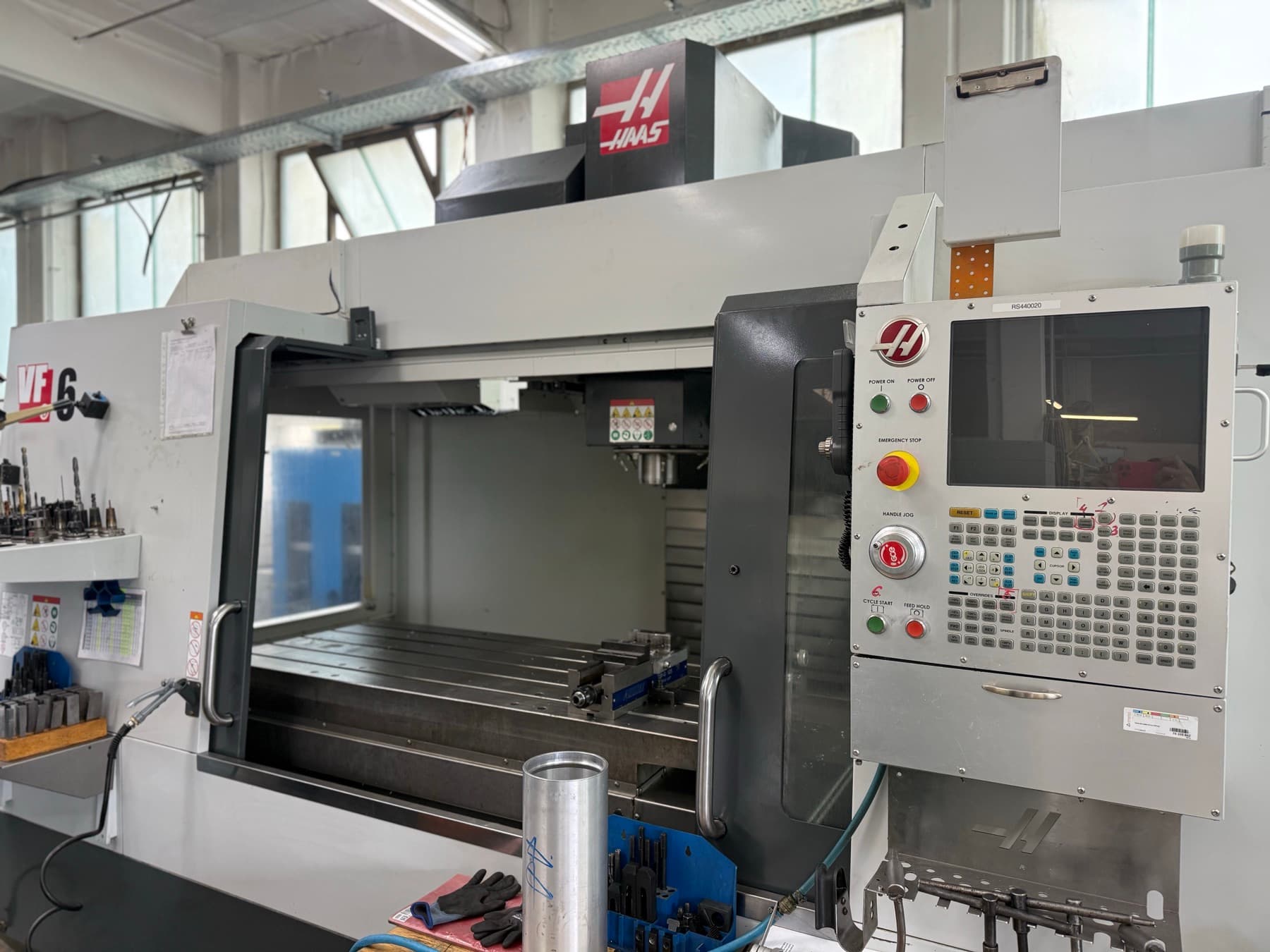 Zerspanung Fraesmaschine HAAS Reimann Industrietechnik